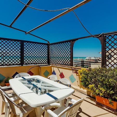 Appartamento Polo Natatorio Lido di Ostia Dış mekan fotoğraf