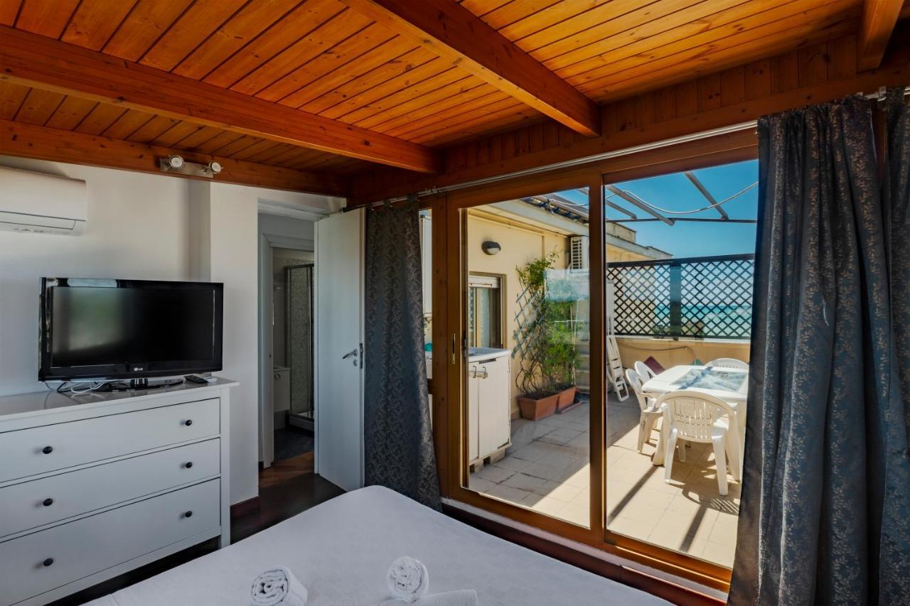 Appartamento Polo Natatorio Lido di Ostia Dış mekan fotoğraf